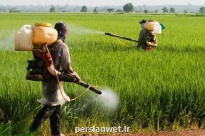 محموله كمك های تجهیزاتی برای مقابله با ملخ صحرایی در ایران