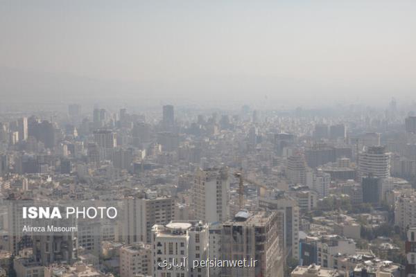 وضعیت قرمز هوای تهران در ۱۳ ایستگاه سنجش كیفیت هوا